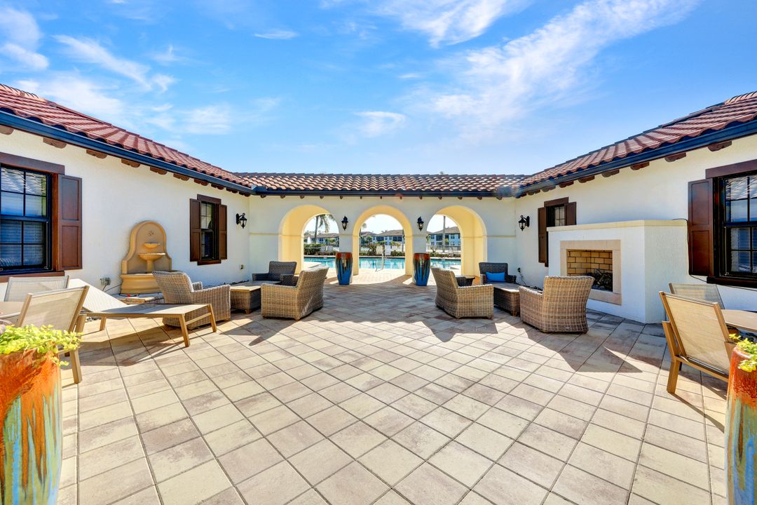 15213 Butler Lake Dr, Naples, FL 34109