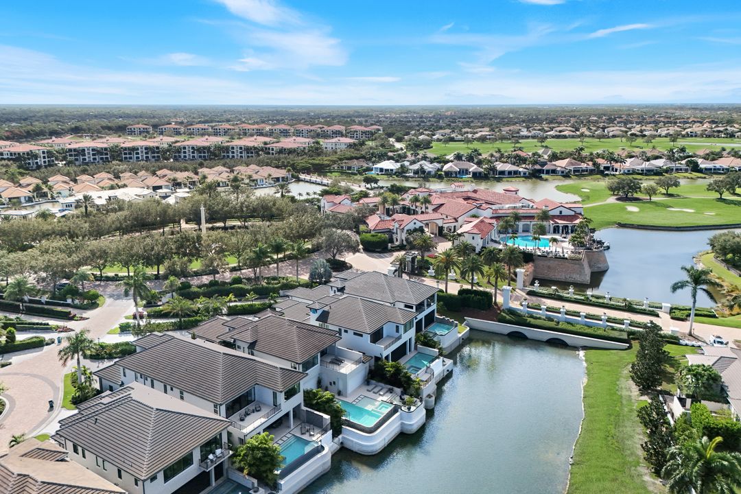 16647 Isola Bella Ln, Naples, FL 34110