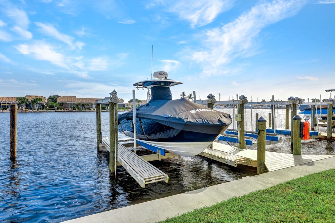 370 Stella Maris Dr N #2502, Naples, FL 34114