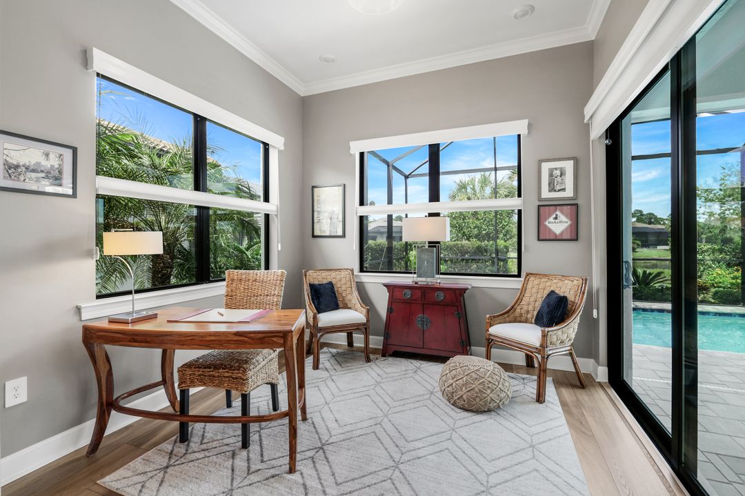 9721 Everglades Dr, Naples, FL 34120