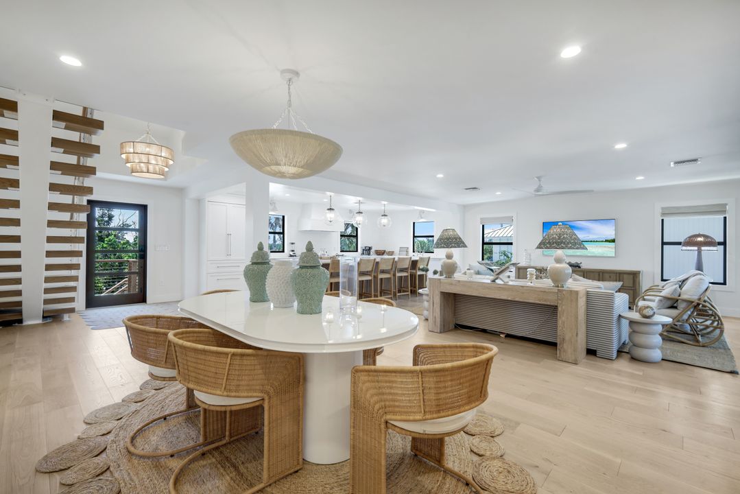 24 Beach Homes, Captiva, FL 33924
