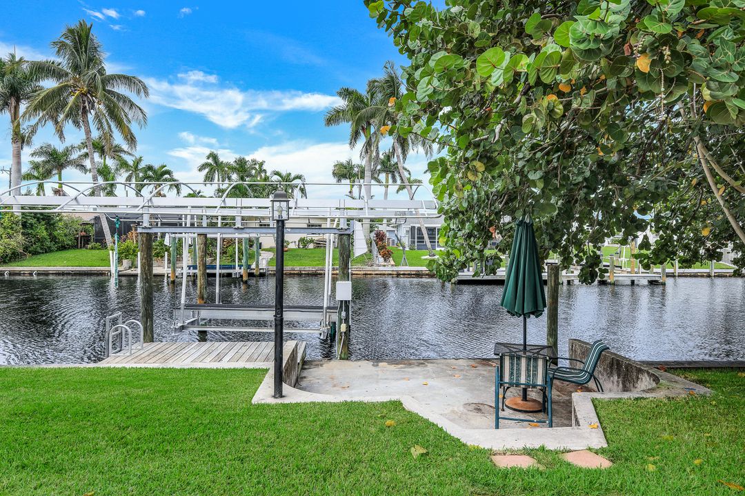 5330 Cocoa Ct, Cape Coral, FL 33904