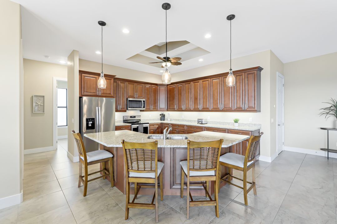 4208 NW 39th Ln, Cape Coral, FL 33993