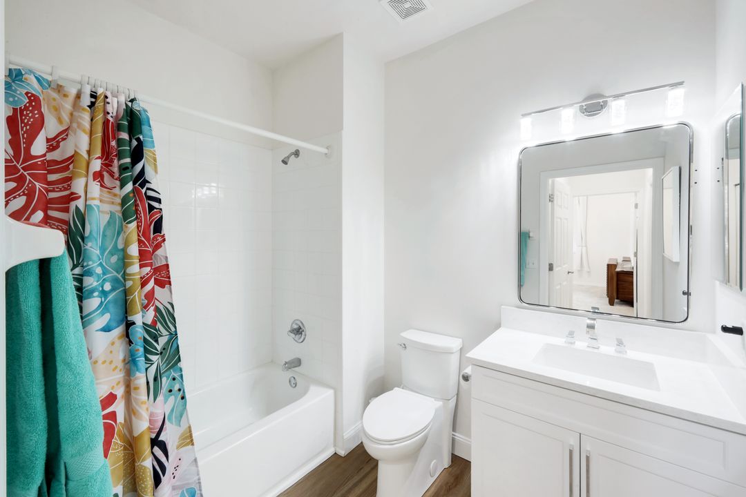 4843 Hampshire Ct #105, Naples, FL 34112