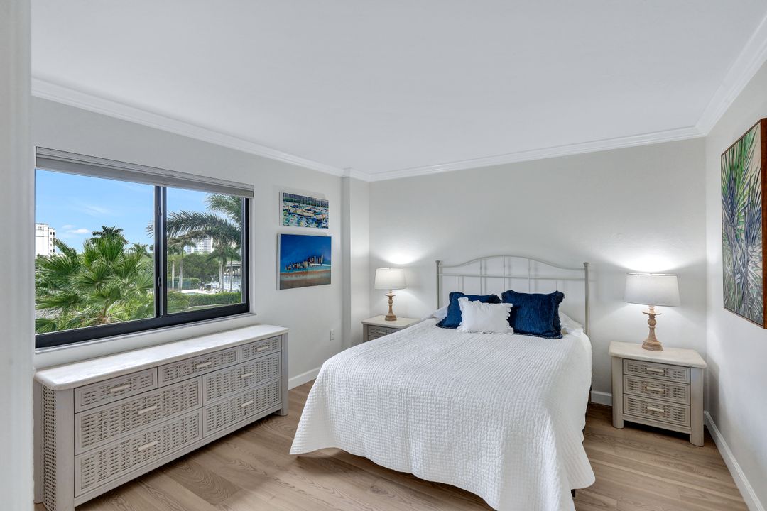 11030 Gulf Shore Dr #302, Naples, FL 34108