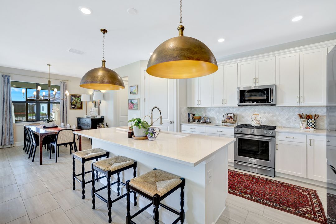 20410 Pebble Gln Dr, Estero, FL 33928