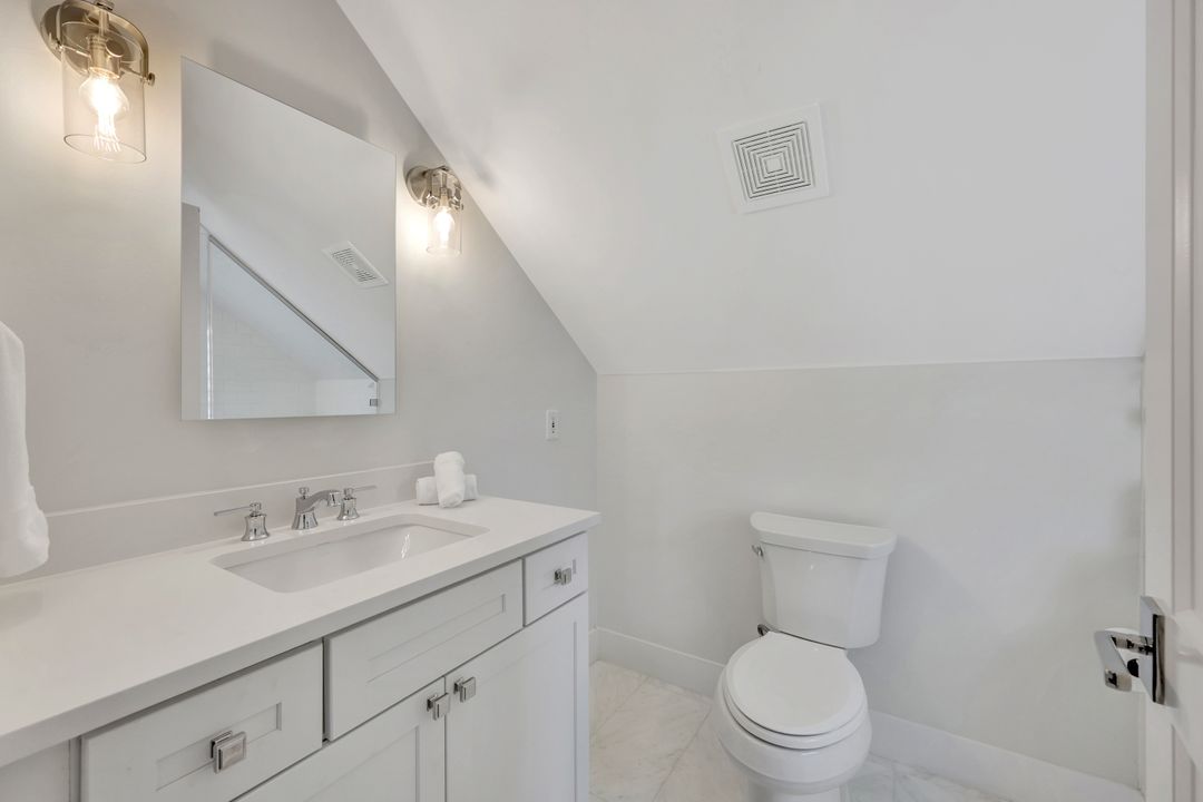 1500 Pelican Ave, Naples, FL 34102