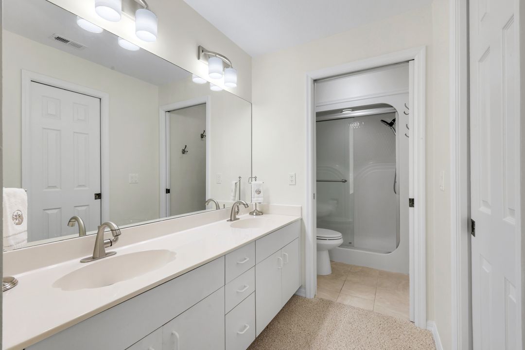 228 Belina Dr #606, Naples, FL 34104