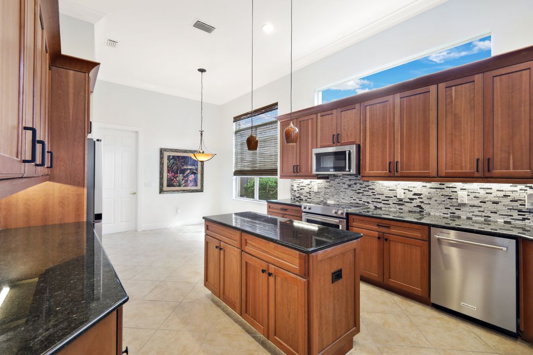 18190 Parkside Greens Dr, Fort Myers, FL 33908