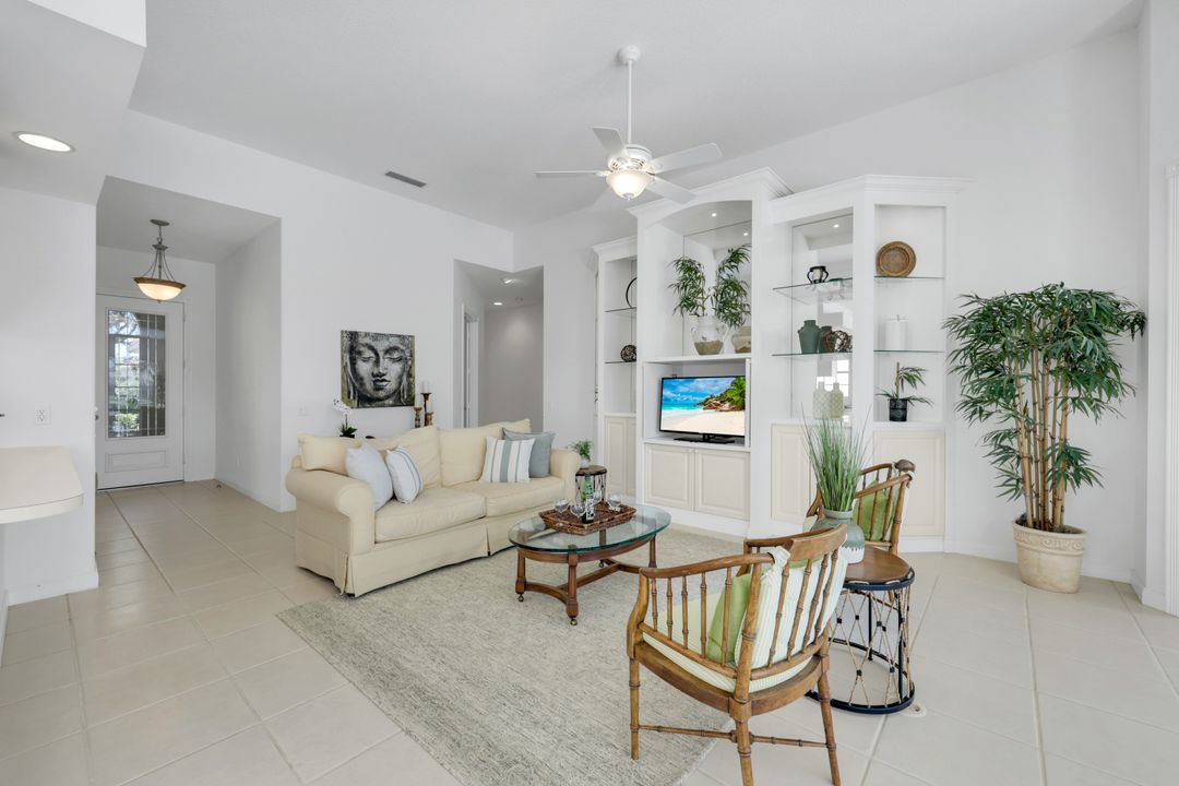 3730 Whidbey Way, Naples, FL 34119