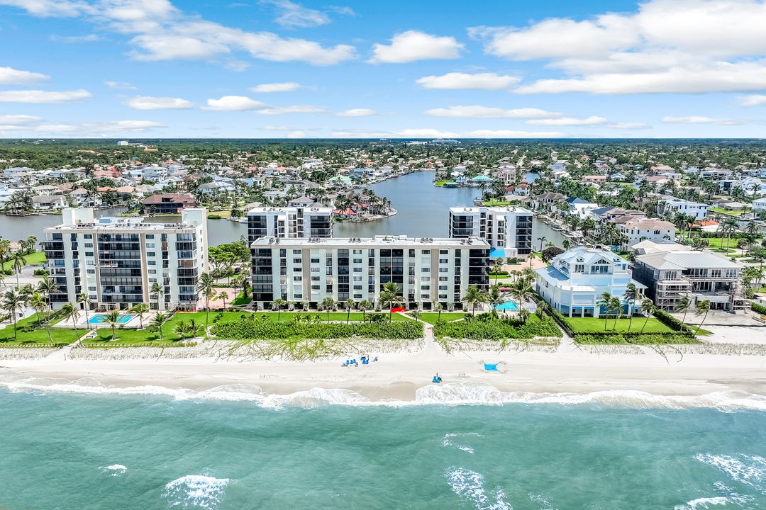 10475 Gulf Shore Dr #112, Naples, FL 34108