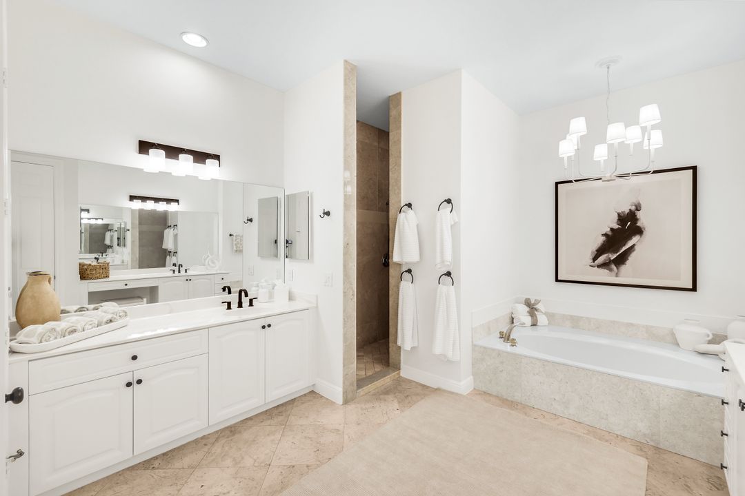 9097 Cherry Oaks Tr #201, Naples, FL 34114