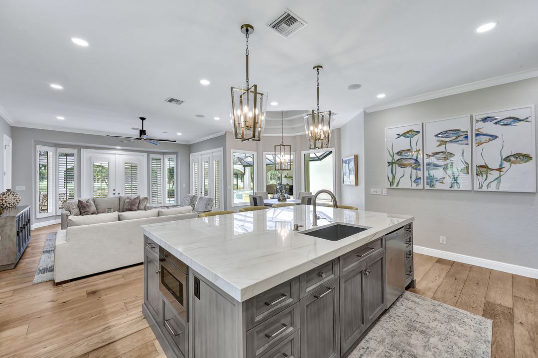 4624 Pond Apple Dr N, Naples, FL 34119