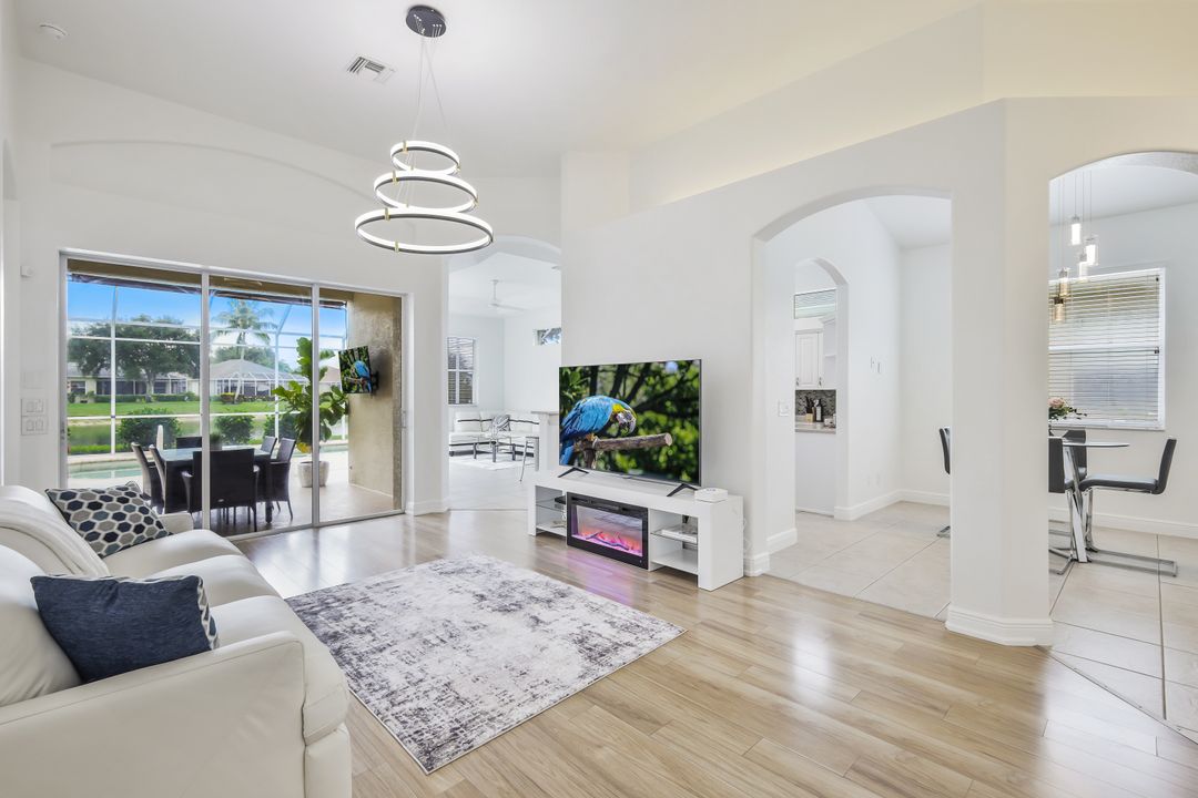 8710 Ibis Cove Cir, Naples, FL 34119