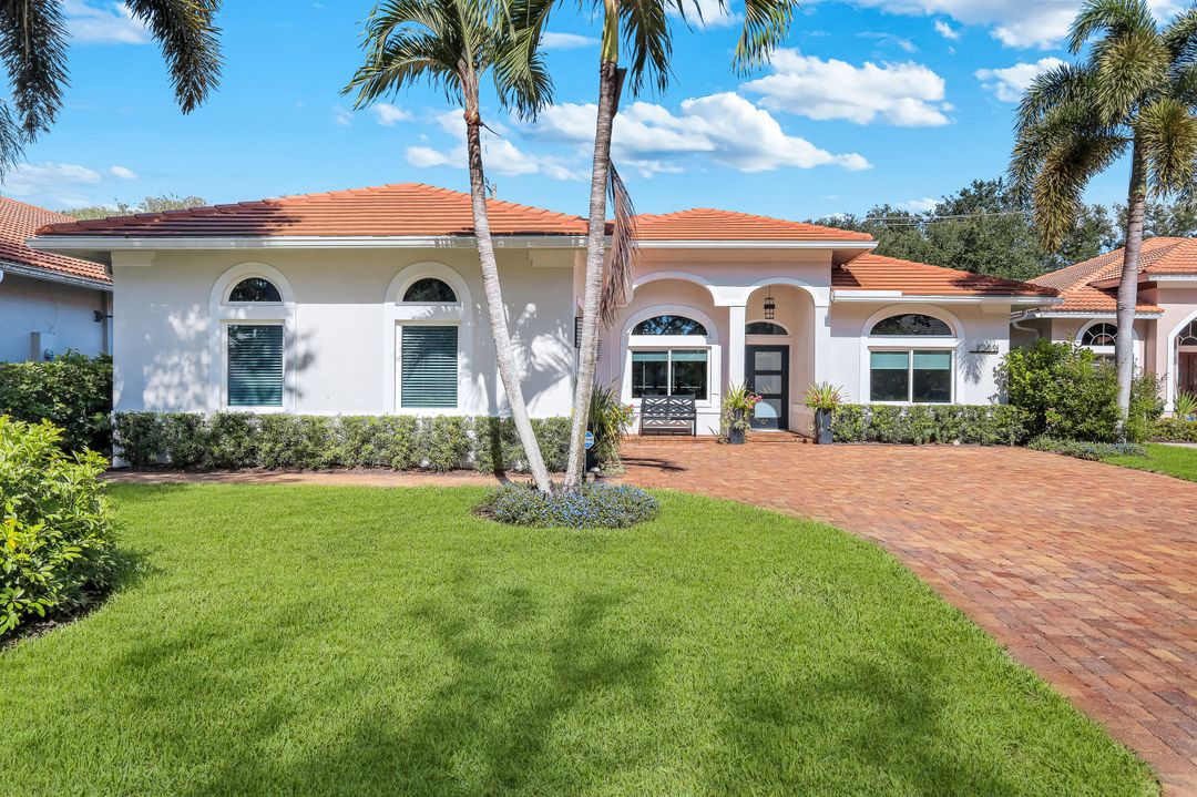 10831 Fieldfair Dr, Naples, FL 34119