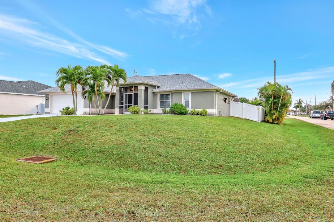 3015 SW 7th Ave, Cape Coral, FL 33914