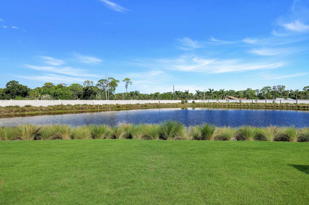 8825 Yucatan Ct, Naples, FL 34112