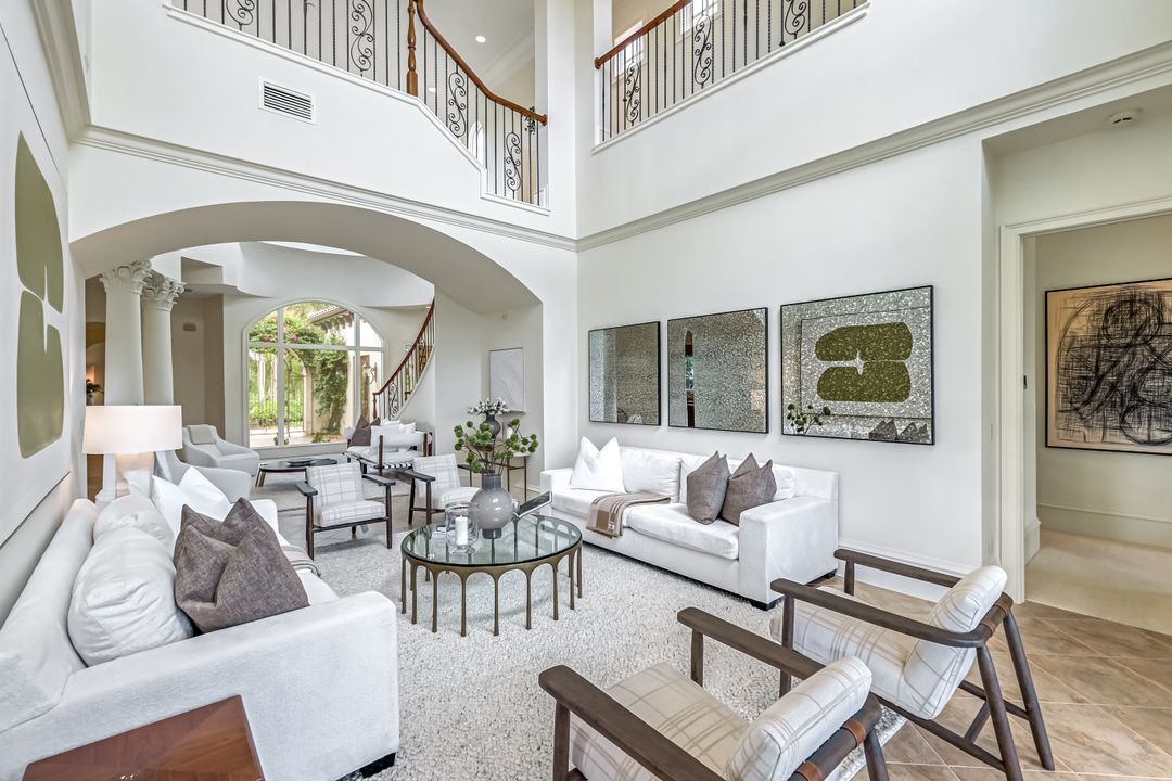 2861 Capistrano Way, Naples, FL 34105