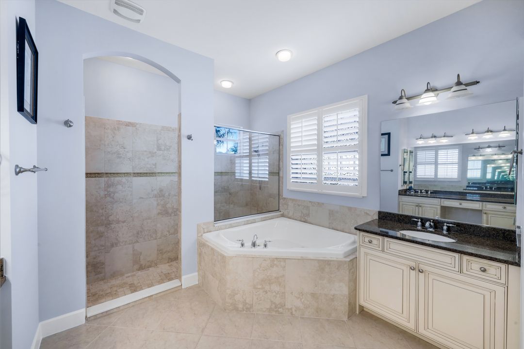 8765 Hideaway Harbor Ct, Naples, FL 34120