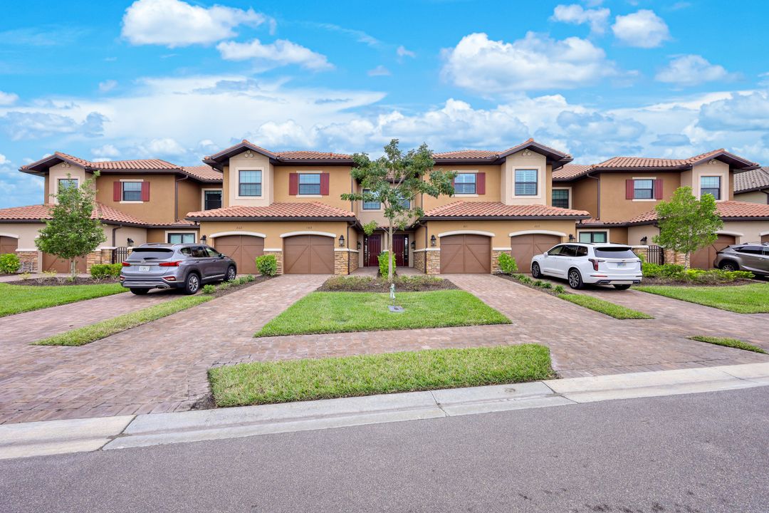 15261 Zeno Wy #102, Naples, FL 34114