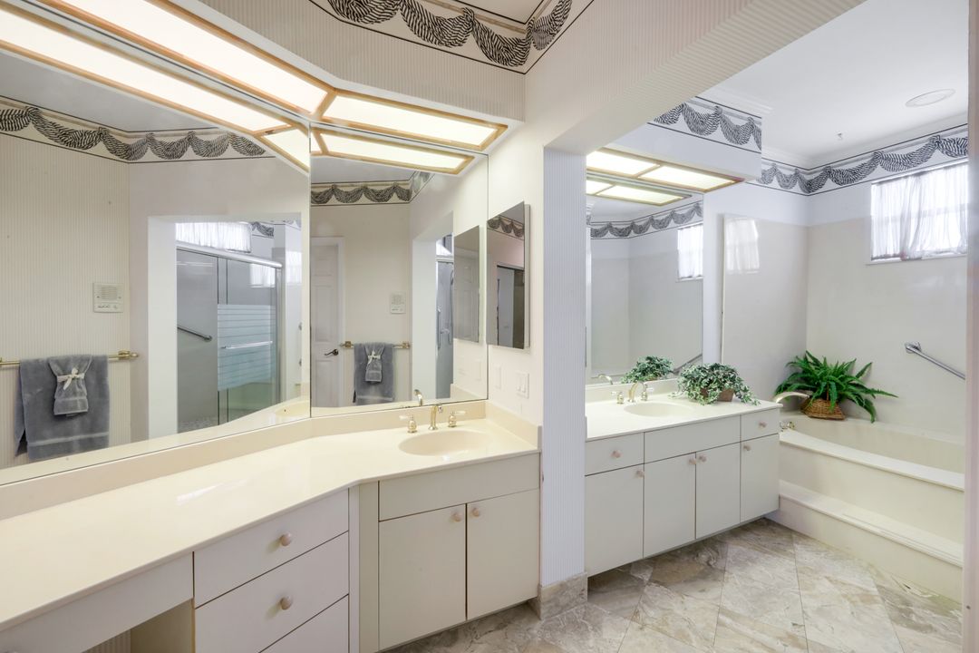 828 Hideaway Cir E #423, Marco Island, FL 34145