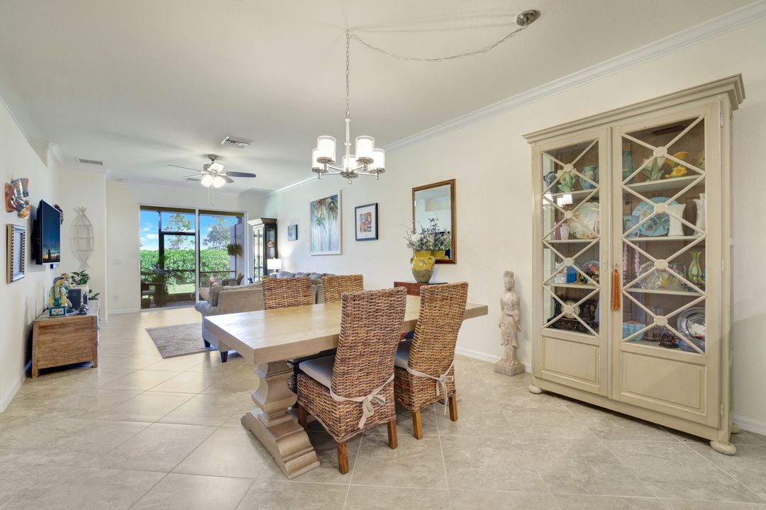 2072 Wellington St, Naples, FL 34120