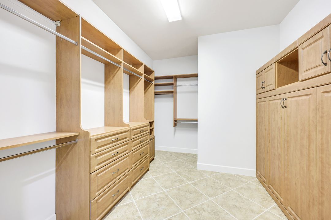 9180 Ores Cir, Naples, FL 34120