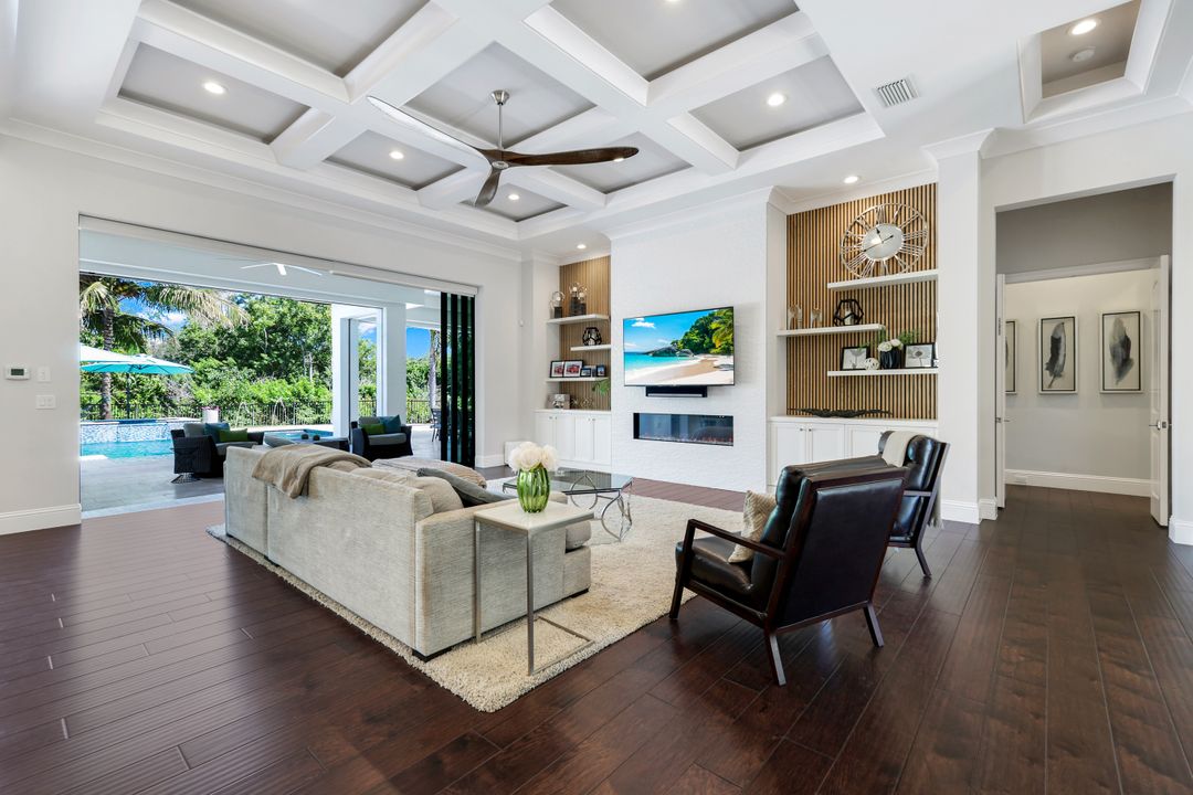 5861 Napa Woods Way, Naples, FL 34116