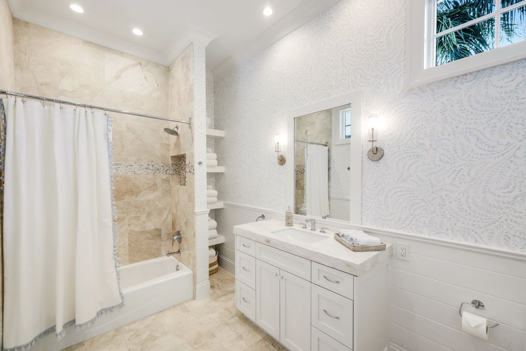 16744 Prato Way, Naples, FL 34110