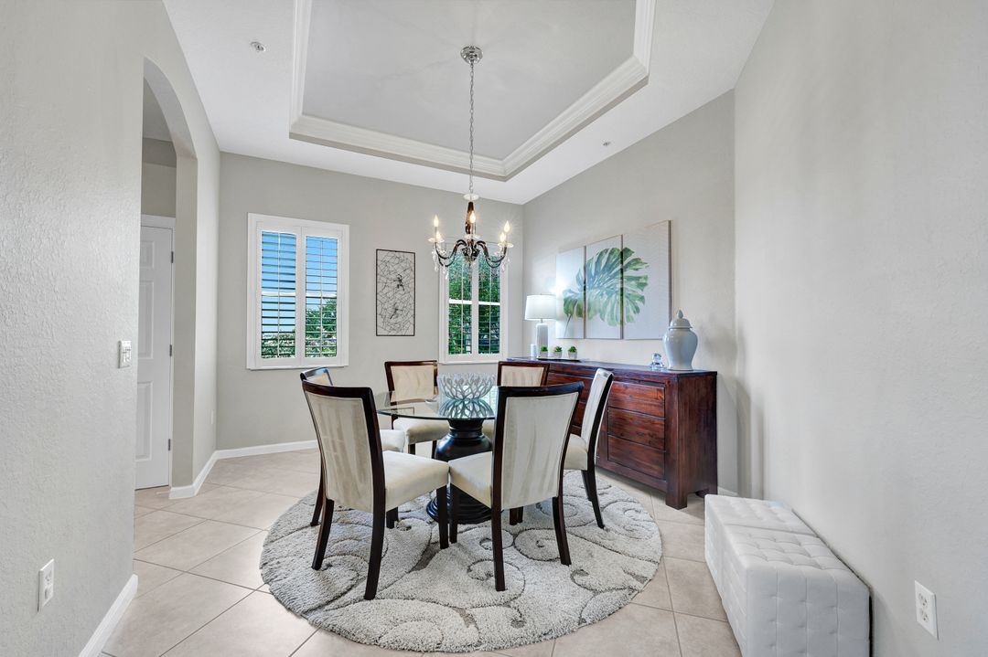 8723 Coastline Ct #202, Naples, FL 34120