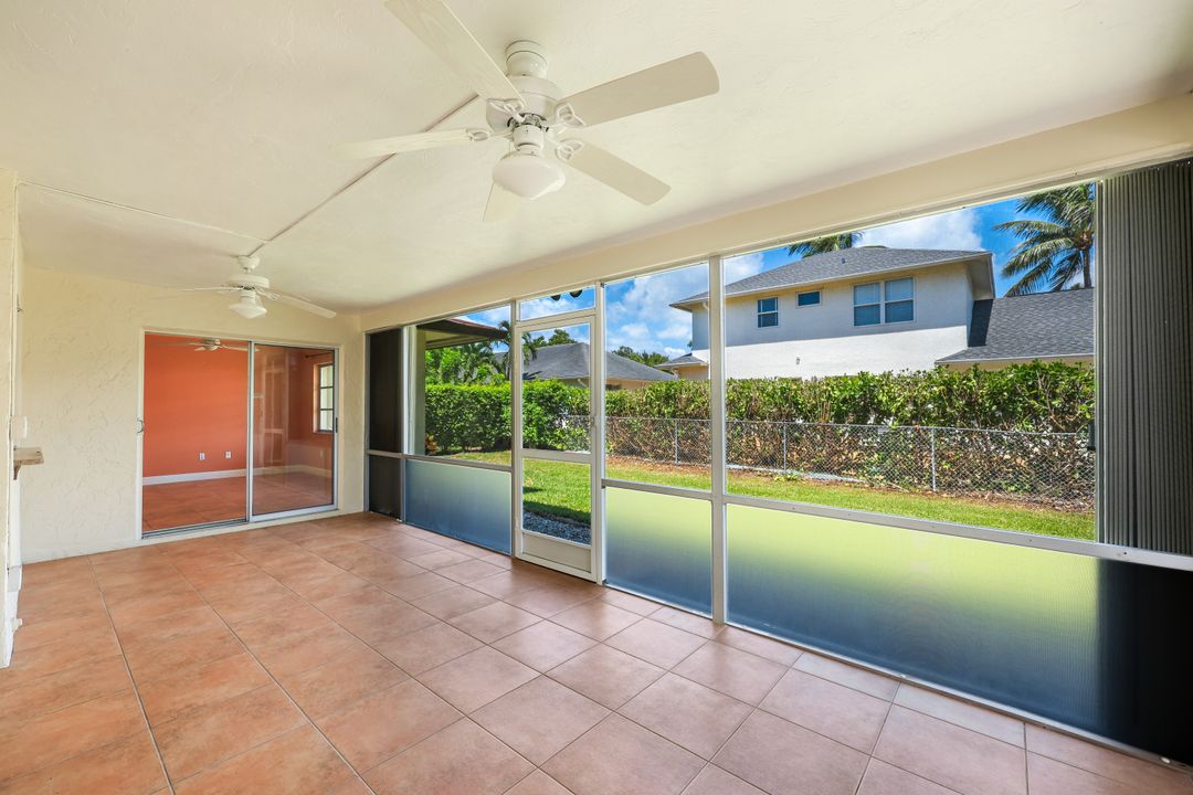 2530 10th St N, Naples, FL 34103