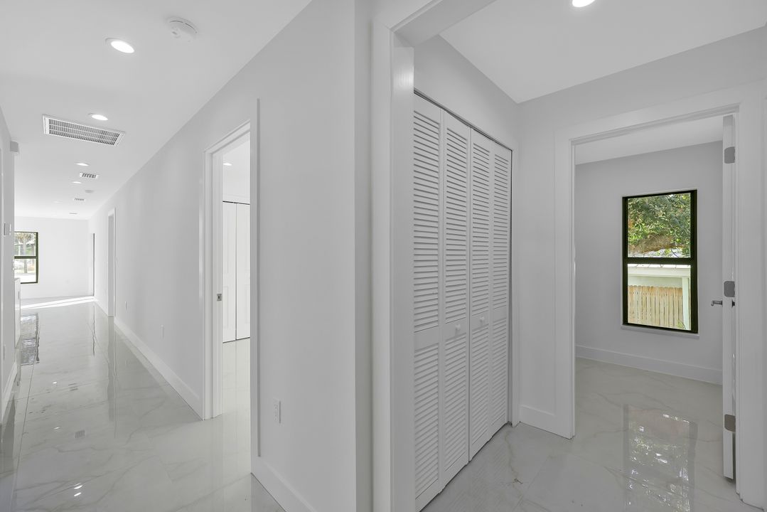 125 Holland St, North Fort Myers, FL 33917