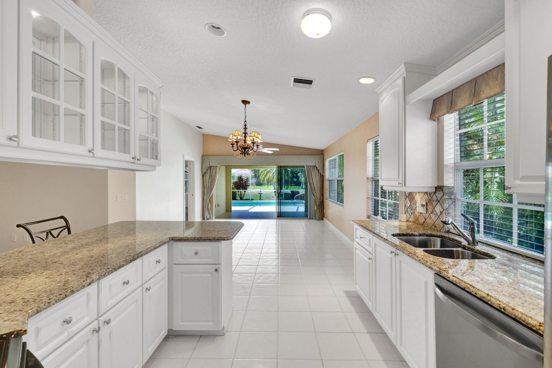 3142 Andorra Ct, Naples, FL 34109