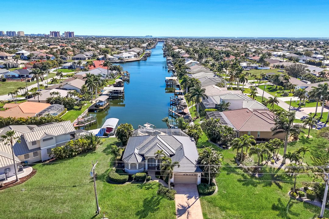 2014 Cape Coral Pkwy W, Cape Coral, FL 33914