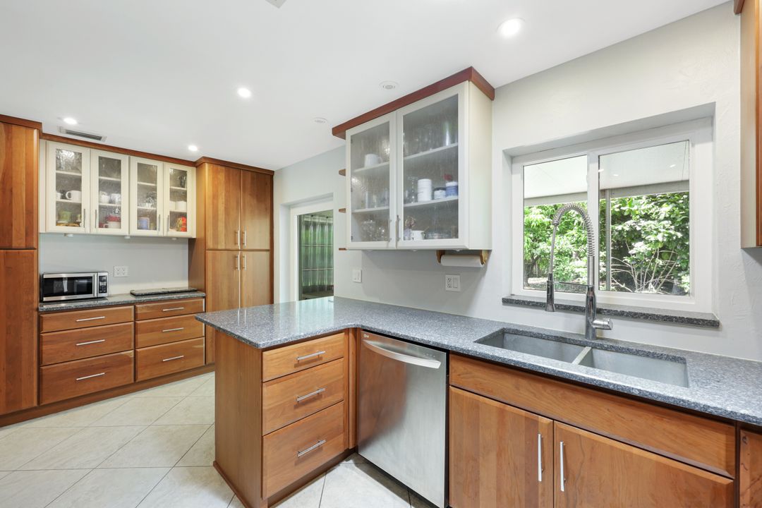 9863 Kentucky St, Bonita Springs, FL 34135