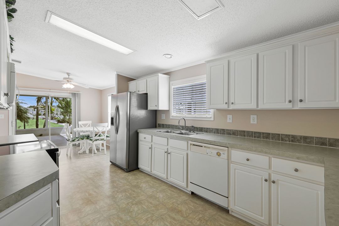 5318 Fiddleleaf Dr, Fort Myers, FL 33905