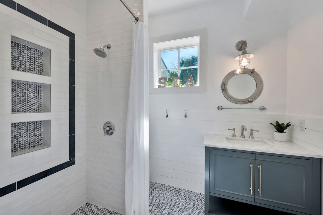 535 93rd Ave N, Naples, FL 34108