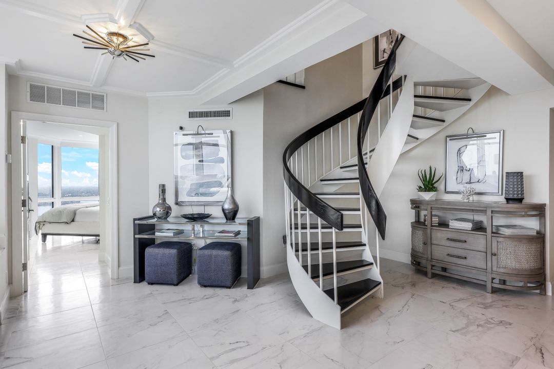 4041 Gulf Shore Blvd N #PH-6, Naples, FL 34103