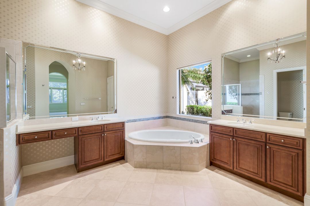 16834 Cabreo Dr, Naples, FL 34110