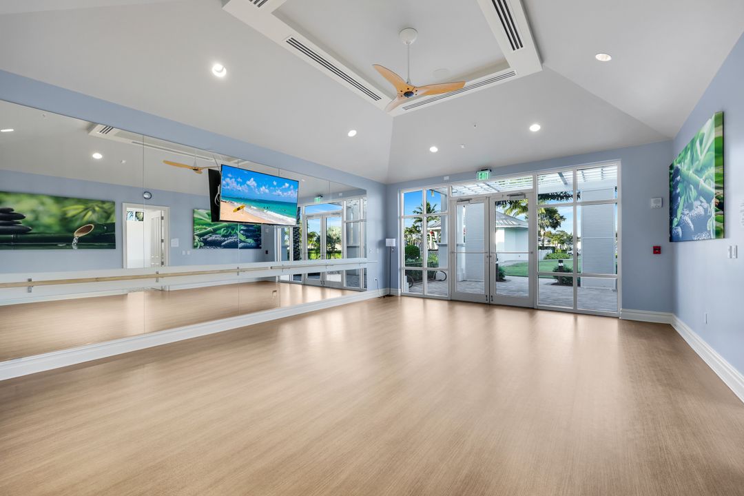 9328 Surfbird Ct, Naples, FL 34120