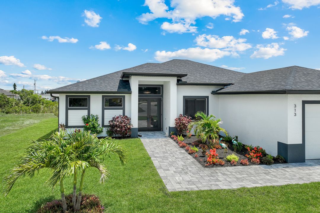 313 NE 5th St, Cape Coral, FL 33990