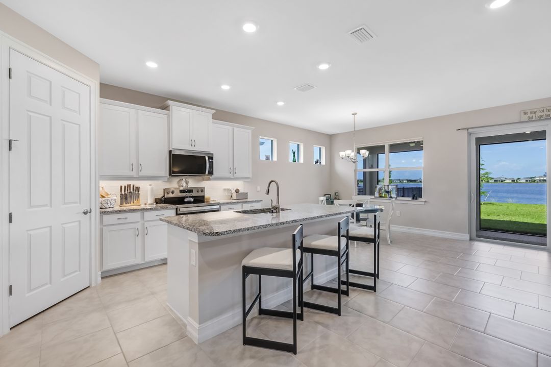 451 Spring Hill Lake Loop, Cape Coral, FL 33993