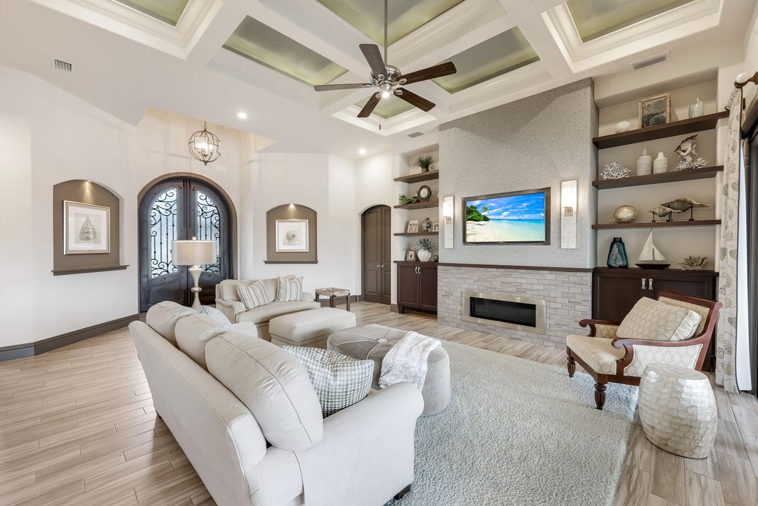 5703 Yardarm Ct, Cape Coral, FL 33914