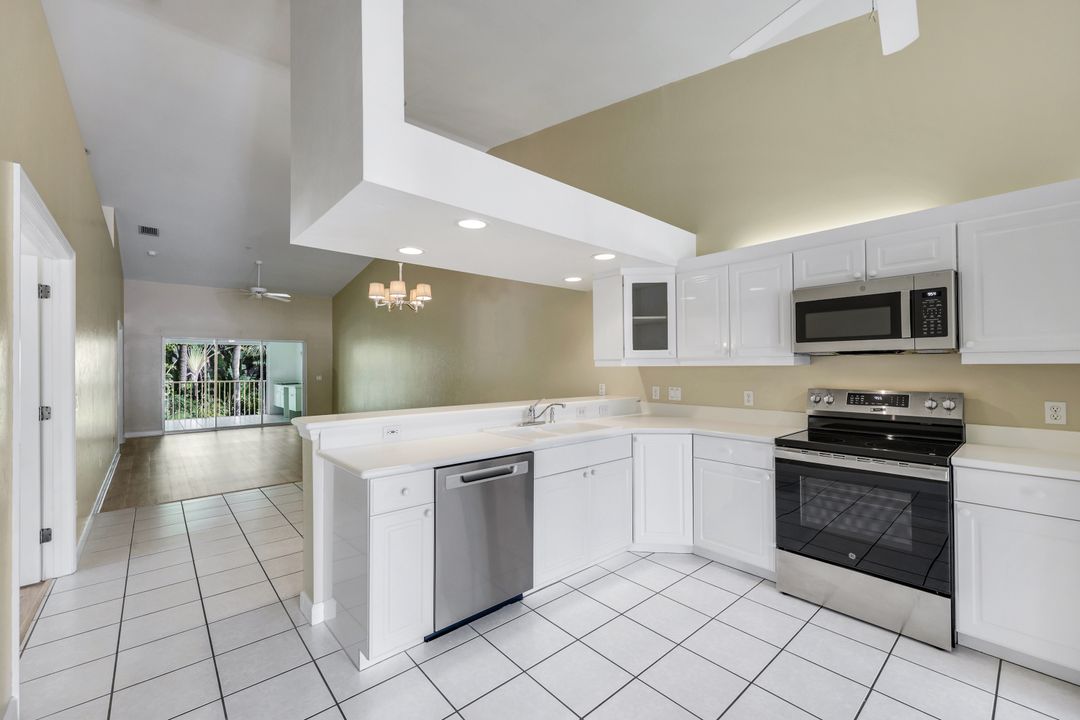 2055 Cascades Dr #6, Naples, FL 34112
