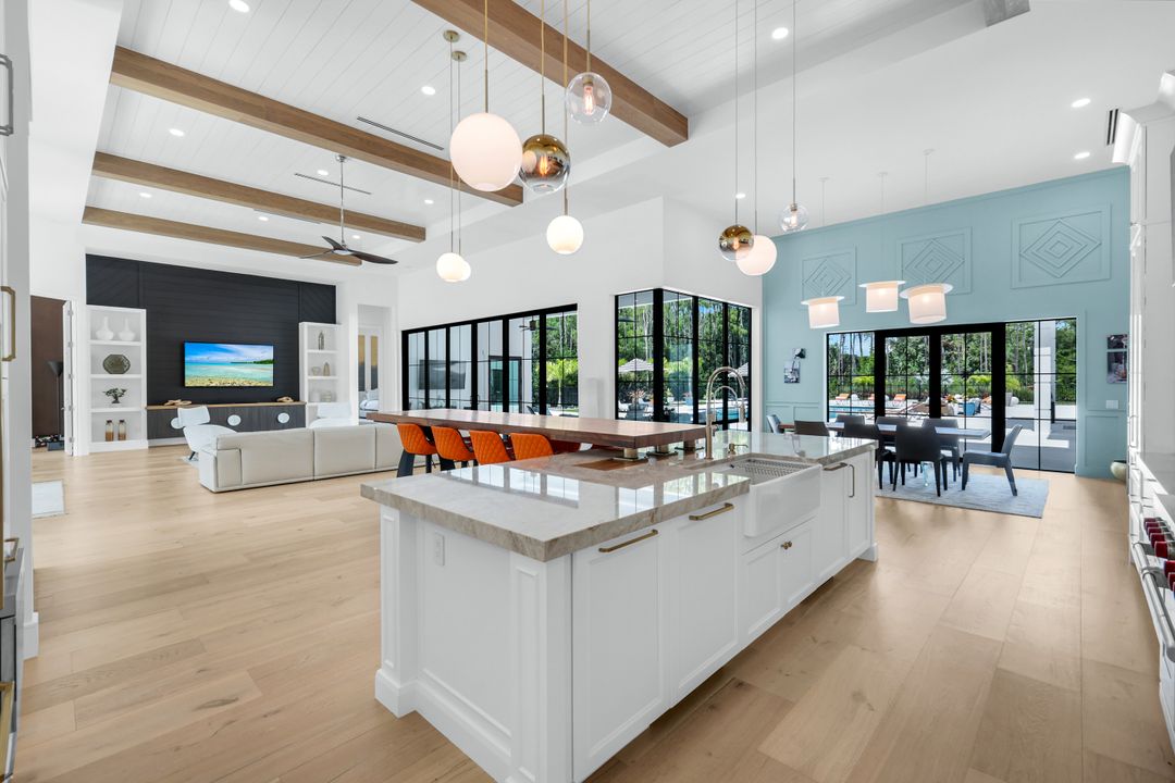 6677 Hunters Rd, Naples, FL 34109
