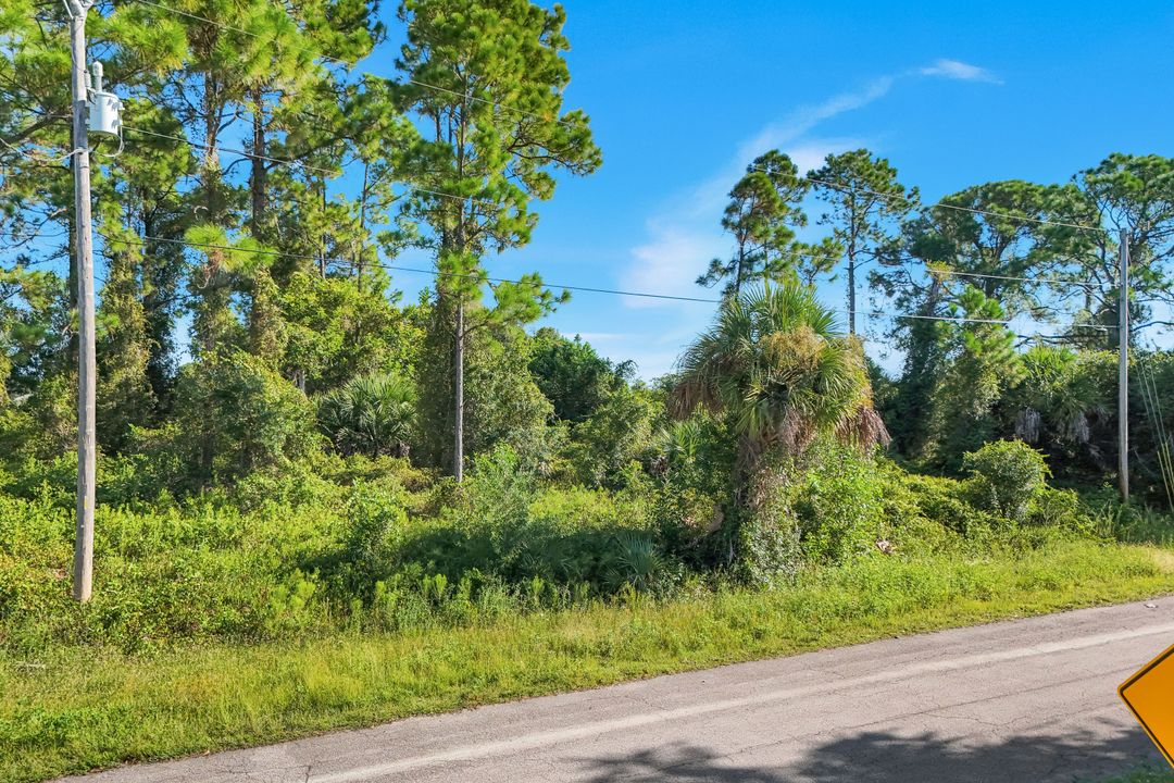 647 Parkdale Blvd, Lehigh Acres, FL 33974