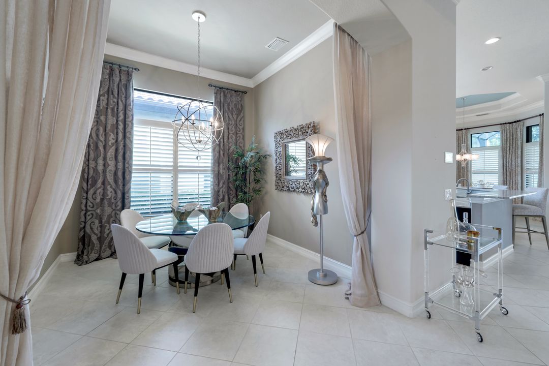 6419 Vivaldi Ct, Naples, FL 34113