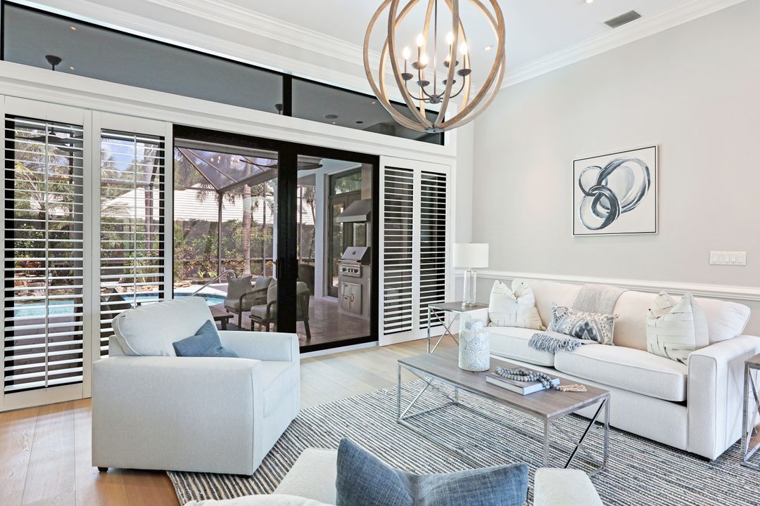 713 Shadow Lake Ln, Naples, FL 34108