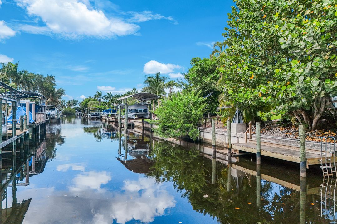 27061 Homewood Dr, Bonita Springs, FL 34135