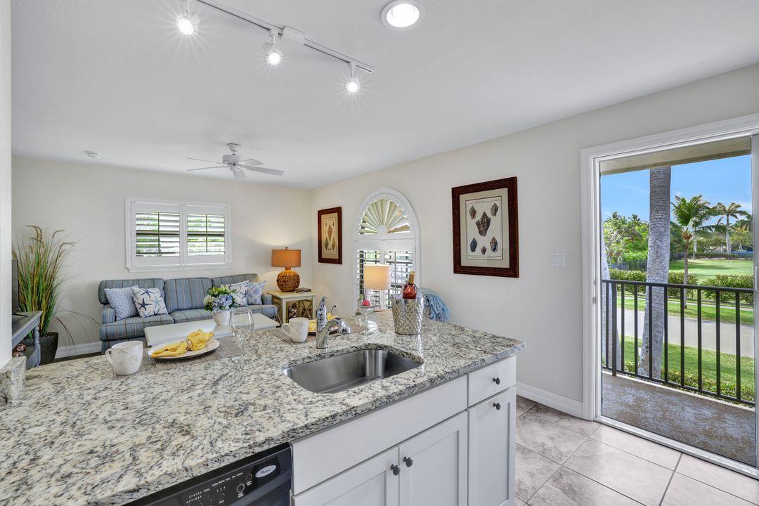 655 8th Ave S #6, Naples, FL 34102